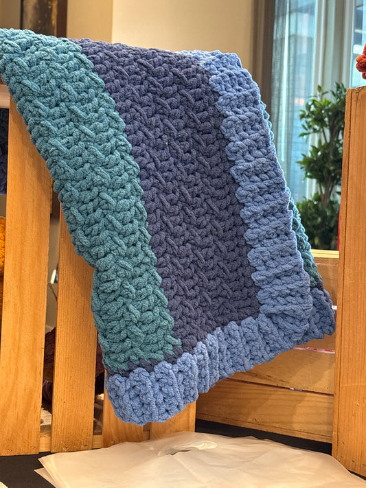 Throw Blanket - Chunky Stripes Pattern